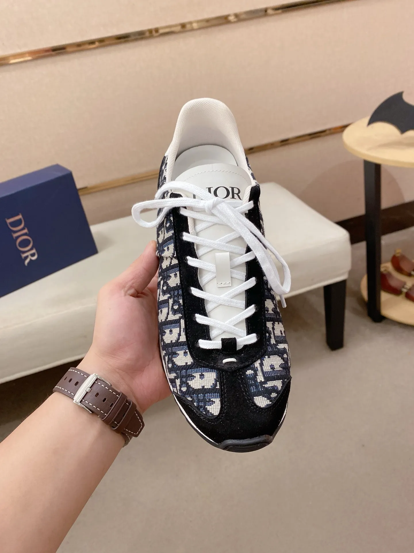 Men's shoes💰: 440💰Couple style💏 [Dior·Dior] New casual sports style men's shoes, new spring and summer design, perfect workmanship, lace-up lazy style to create wardrobe quality, upper: imported first-layer cowhide, mesh breathable lining soft and comfortable, ultra-light TPU wear-resistant outsole, simple, versatile fashion men's shoes, excellent color code number 35--44. (45,46 customized items are not returnable or exchangeable)